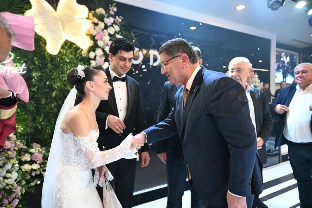 Beyza Bakaç ile İsmet Özgen Evlendi 17